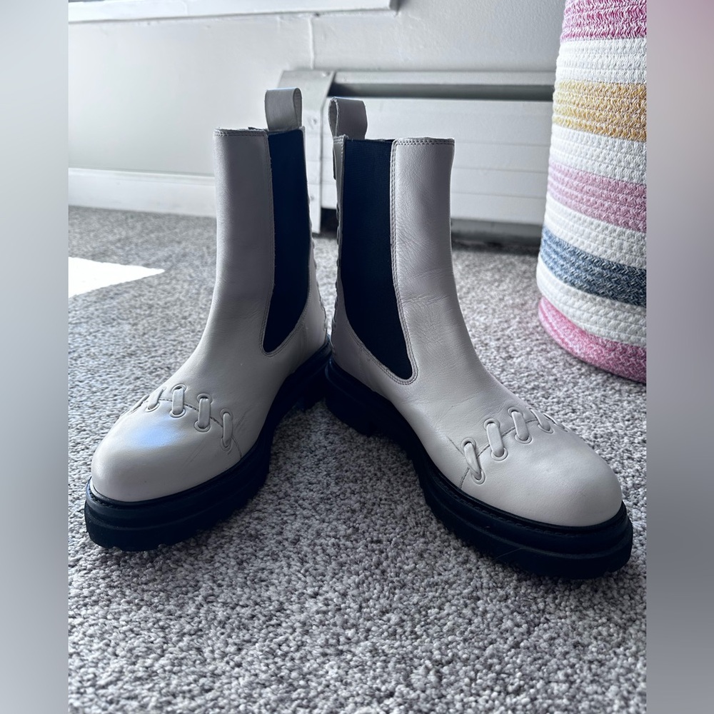 Ted Baker Off-White Chelsea Boots